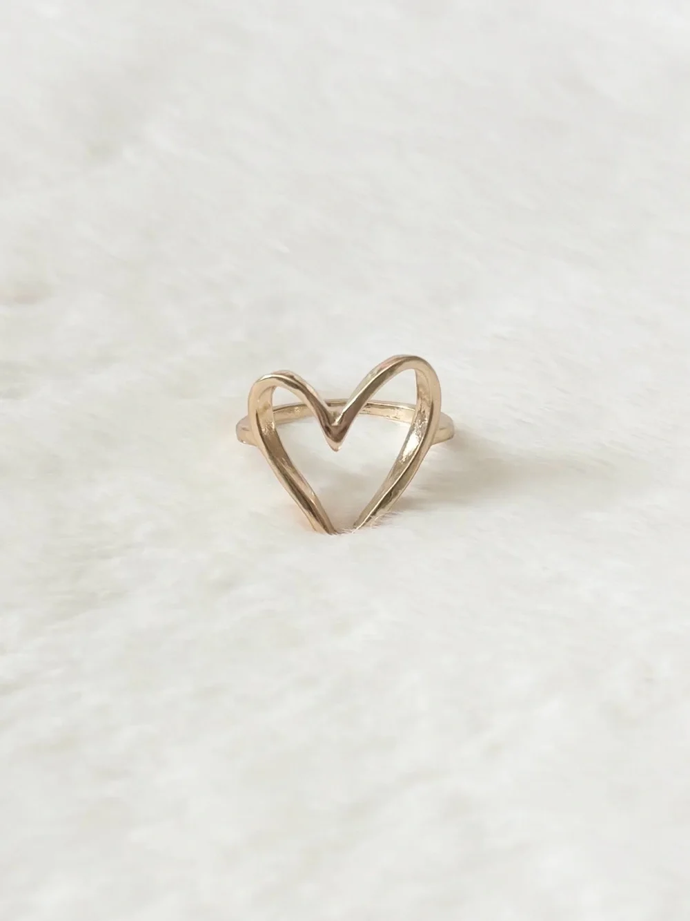 5/$15 🩷 MUST BUNDLE Delicate Heart Ring in Gold - Women's Jewelry - Picture 2 of 4